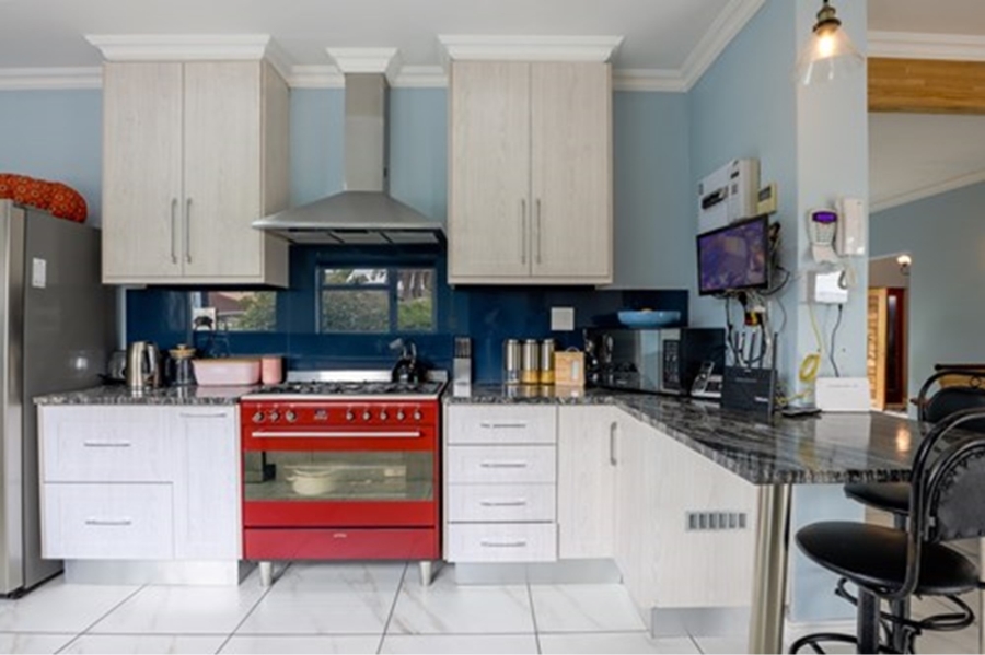 To Let 4 Bedroom Property for Rent in Monte Vista Western Cape